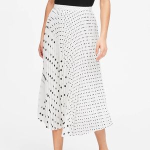 Banana Republic
Polka Dot Pleated Midi Skirt